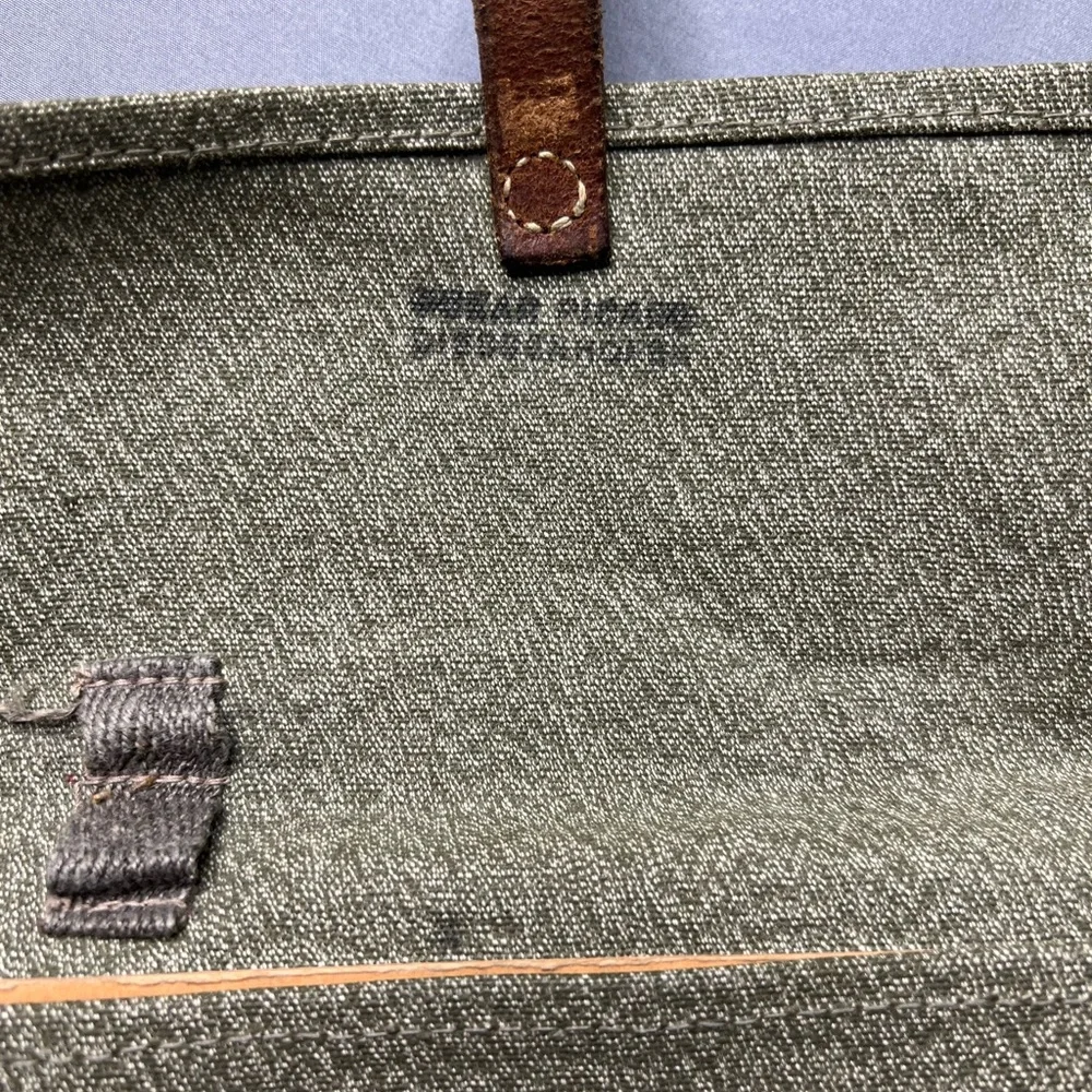 Vintage Swiss Army Canvas Pepper Salt Pack Military Green Bag Leather Detail